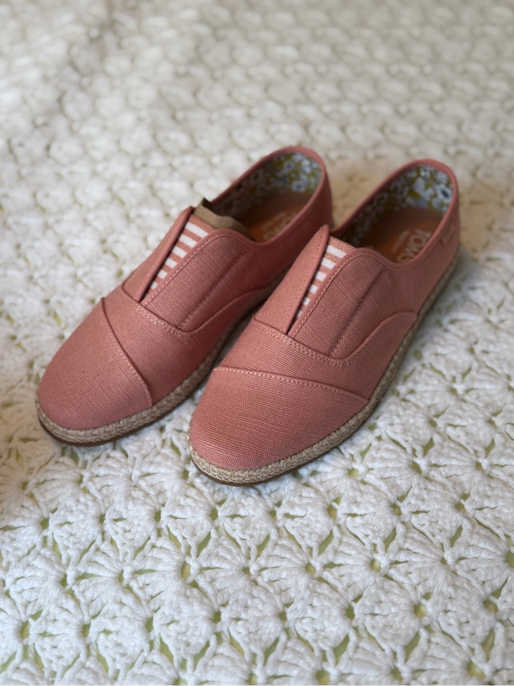 NEW Toms 9.5 Women's Espadrilles in Bloom (Dusty Rose)